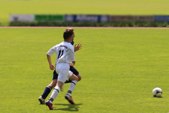 从0-2到4-2！欧冠大巴黎逆转曼城 7轮8分跌出附.